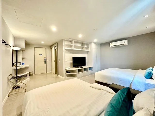 غرفة عائلية، The Crib Patong 4/10