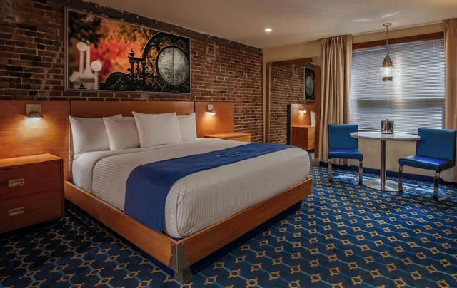 Room, King Bed, Atrium View، Harborside Inn Of Boston 1/9