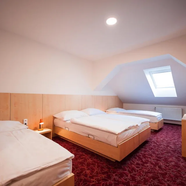 غرفة اقتصادية رباعية بسرير فردي، Hotel Pivovar 9/10