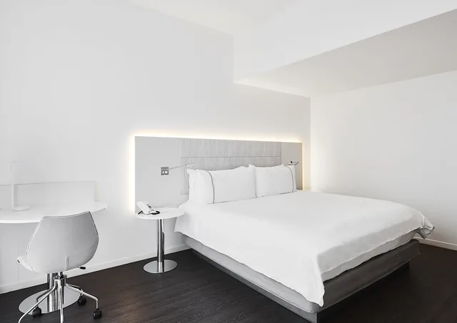 Town House, Suite, King Bed, Sofa، INNSiDE New York NoMad 2/3