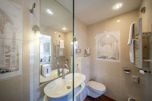 غرفة عائلية رباعية بسريرين منفصلين مع أريكة، Hotel Jupiter 10/10