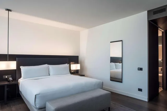 غرفة عائلية بسرير كينج، Hilton Lake Como 3/3