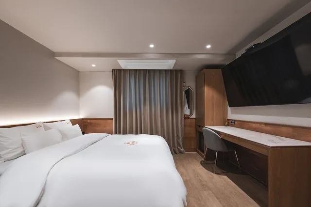 غرفة قياسية بسرير مزدوج، Gridt Hotel and Home Gyeongju 6/10