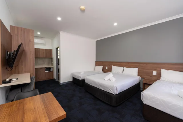 غرفة ديلوكس عائلية بسرير كوين وسريرين منفصلين، Yarra Valley Motel 1/3