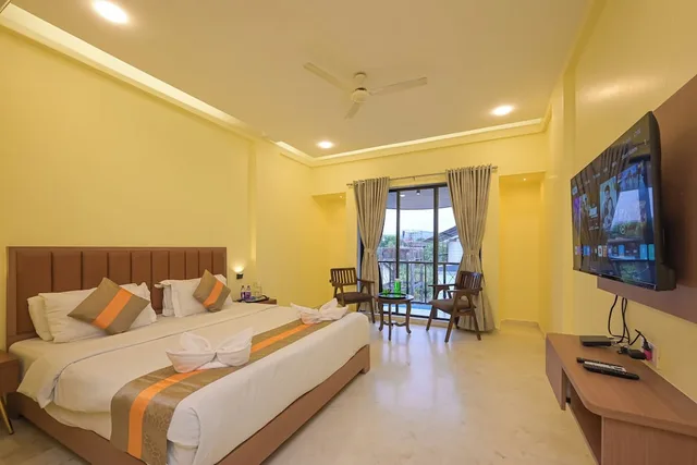 Deluxe, King Bed, Hotel Aristro 1/8