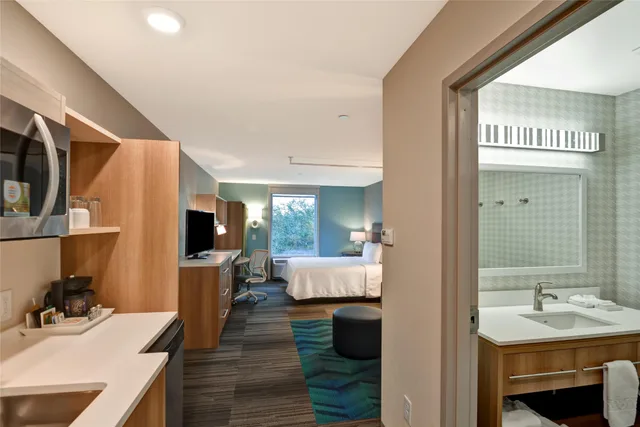 جناح استوديو بسرير كينج لذوي الإعاقة، Home2 Suites by Hilton Tampa USF Near Busch Gardens 4/5