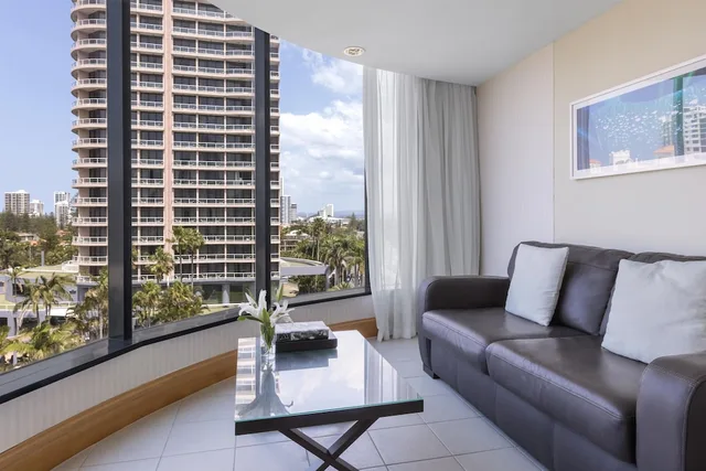 Oaks Gold Coast Hotel, Surfers Paradise, Gold Coast 47/75