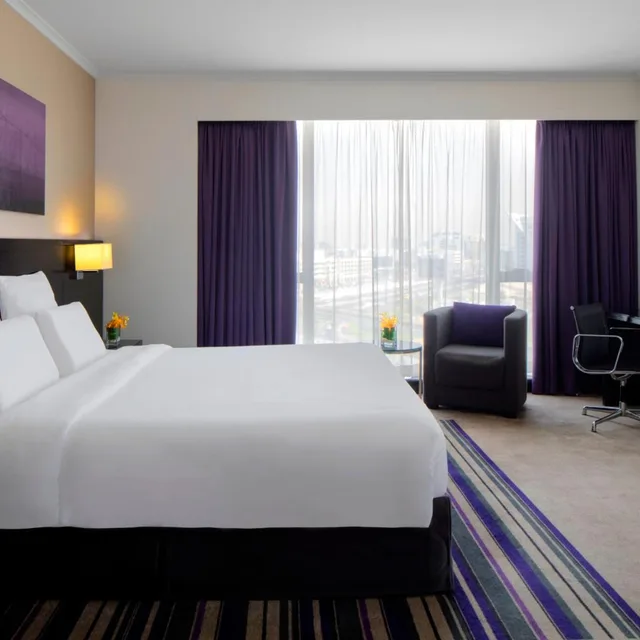 Executive, Double Bed, Pullman Dubai Creek City Centre 3/10