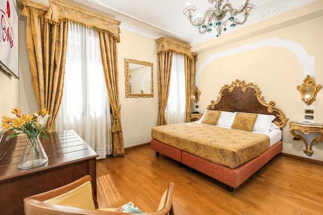 Gold, Classic, Single, Double Bed, Ca Alvise 3/7