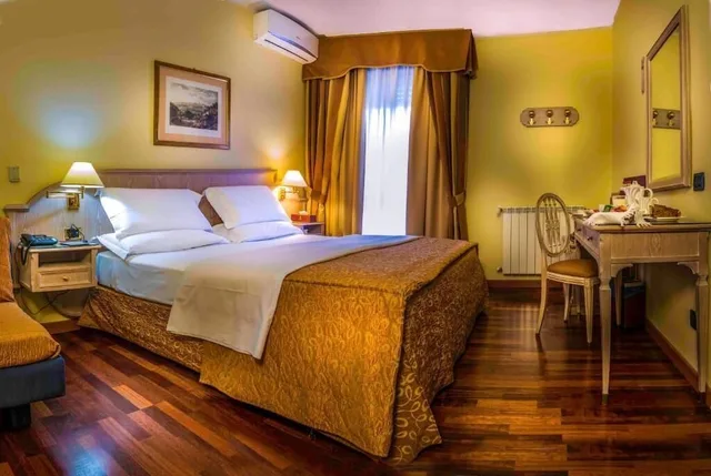 غرفة كلاسيكية عائلية، Hotel La Bussola 2/6