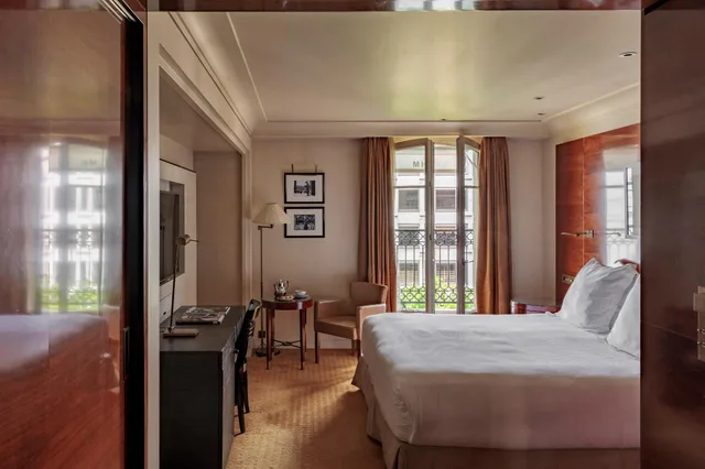 Montaigne, Deluxe, Twin Beds, Hotel Montaigne 1/2