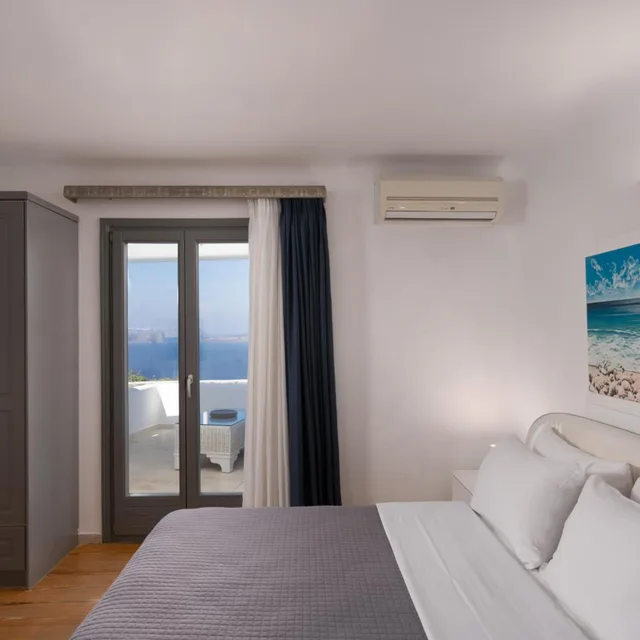 Serenity, Garden, Villa, Caldera View, Private Garden, Hot Tub، Santorini Princess Presidential Suites 3/10