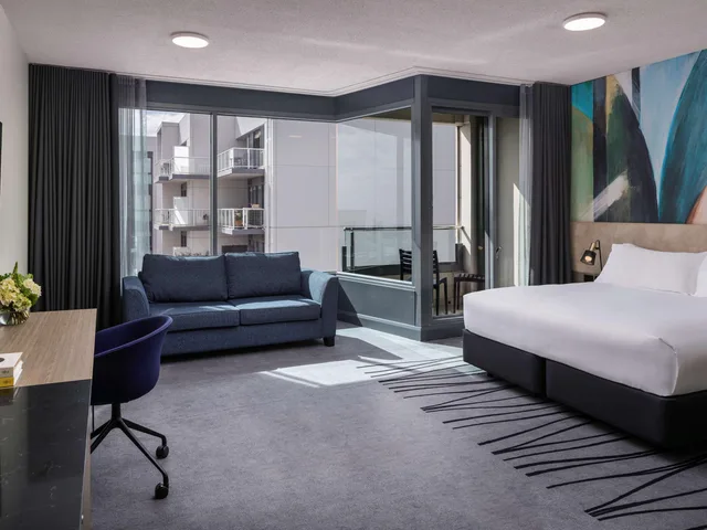 غرفة سوبيريور بسرير كينج بشرفة، Novotel Geelong 3/4