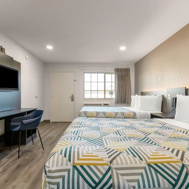 غرفة بسريرين كوين للمدخنين، Motel6 Willows, CA 2/5