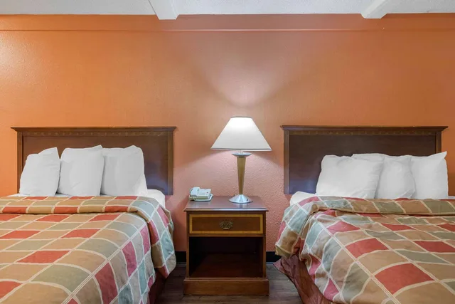 غرفة بسريرين مزدوجين، Rodeway Inn Auburn Hills - Detroit 3/4