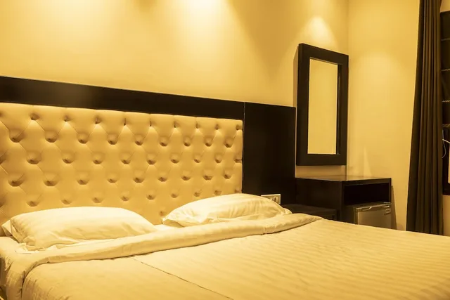 غرفة ديلوكس بسرير كينج بغرفة نوم واحدة، HOTEL LE GOLDEN 1/3