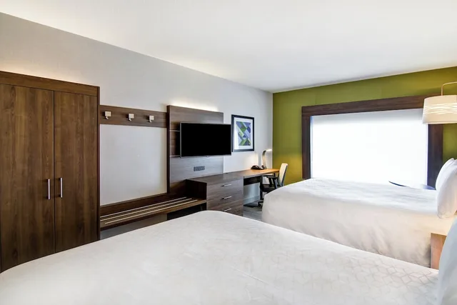 غرفة قياسية بسريرين كوين، Holiday Inn Express Hotel & Suites Toronto Markham 3/8