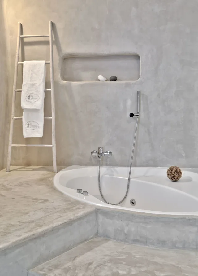 جناح غراند بسرير كوين بإطلالة على البحر بشرفة مع أريكة بحوض جاكوزي، Lilly Residence Boutique Suites Adults Only 7/8