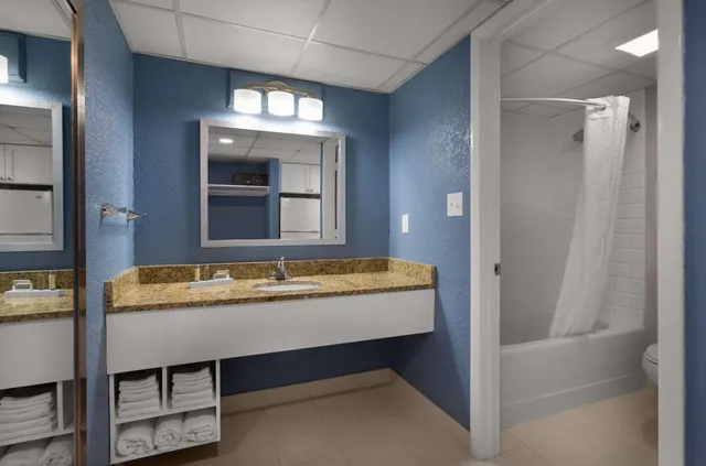 Room, 2 Queen Beds, Partial Ocean View, Balcony, Dayton House Resort, BW Signature Collection 3/5