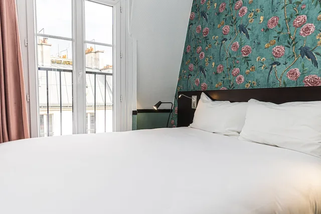 Room, Double Bed, Small, Vintage Paris Gare du Nord 1/10