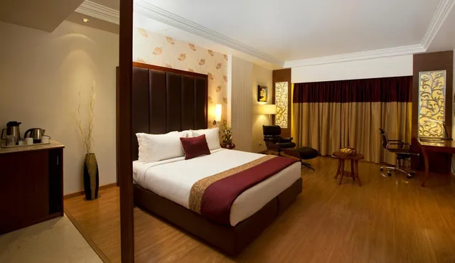 Grand, Luxury, The Grand Magrath 1/2