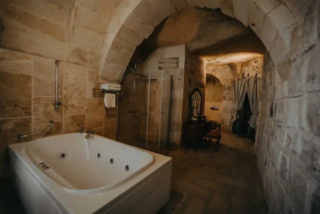 Cave, Family, Suite, Double Bed, Sofa, Dere Suites 4/5