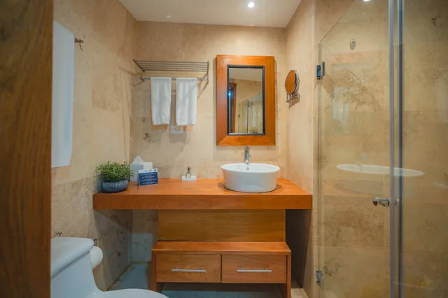 1 Bedroom Suite Mountain View, The Bannister Hotel and Yacht Club 3/3