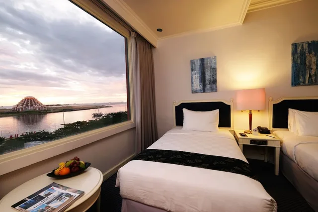 Deluxe Sea View, ARYADUTA MAKASSAR 5/6