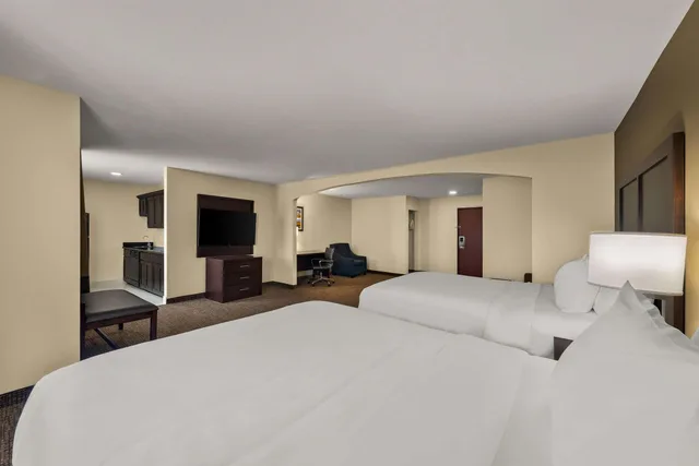 Efficiency, Suite, 2 Queen Beds، Comfort Inn and Suites Atoka 1/3