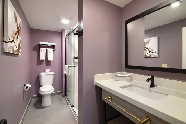 Executive, Knights Inn Danvers 4/4
