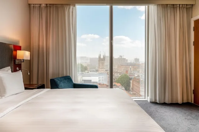 غرفة سوبيريور بسريرين منفصلين بإطلالة على المدينة، Majestic Hotel Bristol 1/10