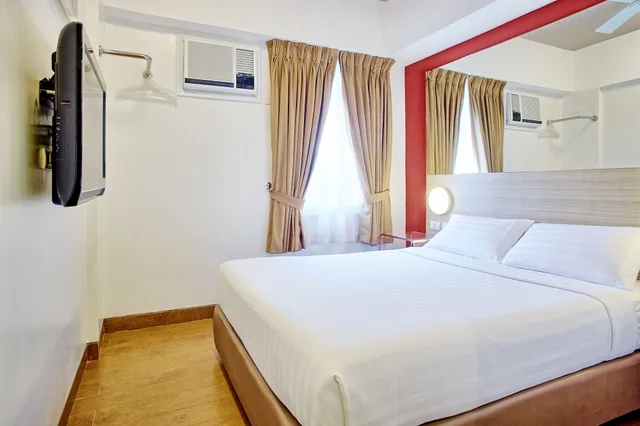 غرفة بسرير كوين، Red Planet Cebu 1/10