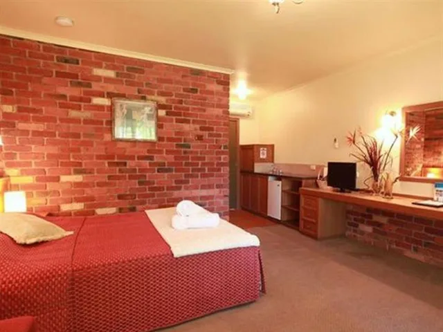 غرفة بشرفة، Mansfield Valley Motor Inn 1/1