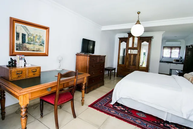 Comfort, King Bed, Burkleigh House 1/5