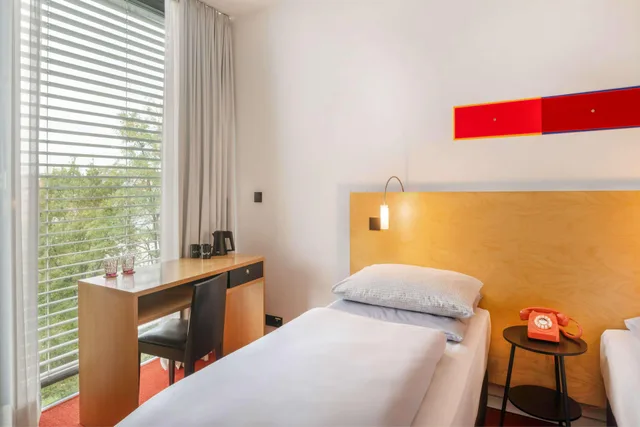 غرفة قياسية بسريرين منفصلين، Innside By Melia Dusseldorf Seestern 8/9
