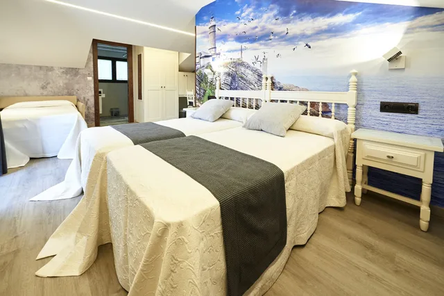 غرفة ثلاثية بسريرين منفصلين بشرفة مع أريكة، Posada Araceli 4/5