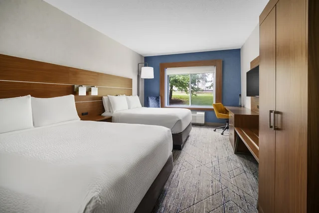 غرفة قياسية بسريرين كوين، Holiday Inn Express Irondequoit 2/8