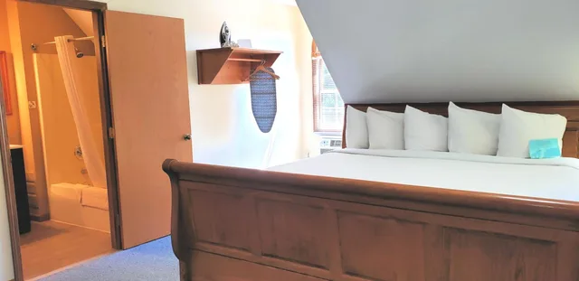 Carriage House, King Bed, Sofa، Berlin Heritage Inn 8/10