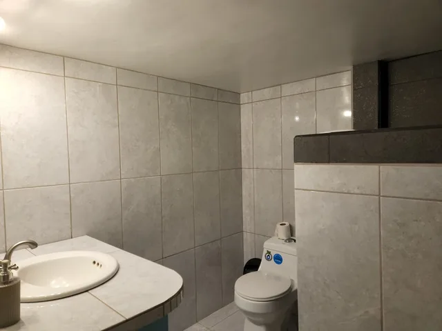 غرفة رباعية بسرير كينج وسريرين منفصلين بإطلالة على الحديقة، Hotel La Palapa 5/7