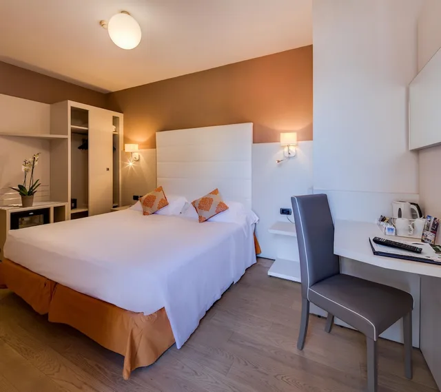 Standard, Queen Bed, Sea View, Best Western Regina Elena 8/10