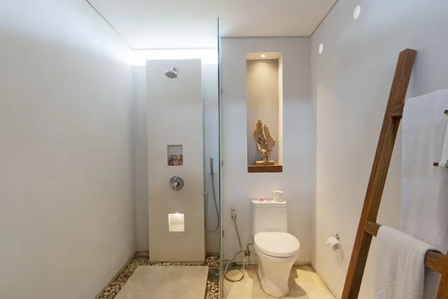 جناح بسرير كينج بإطلالة على الجبل بشرفة بمسبح خاص، Svarga Resort 2/2
