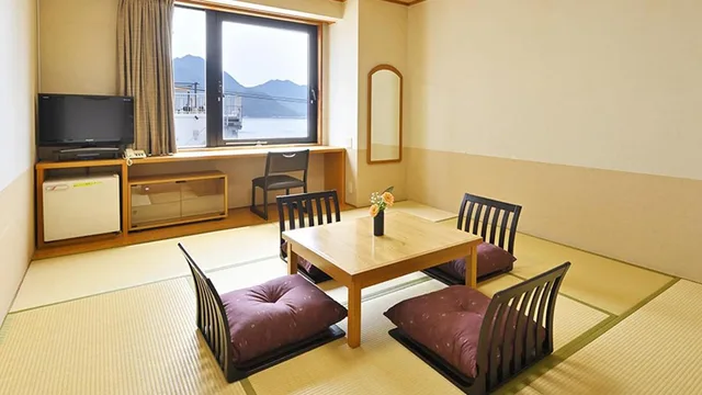 غرفة يابانية بفرشتي فوتون، Miyajima Coral 1/1