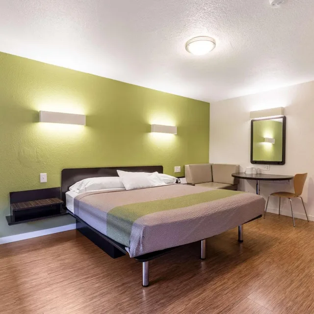 غرفة بسرير كوين، Motel6 San Rafael, CA 4/10