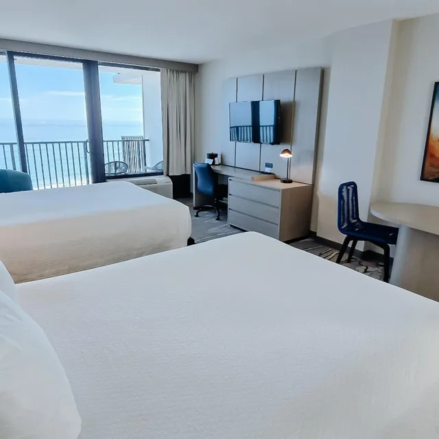غرفة بسرير كوين بإطلالة على البحر، Nautilus Inn 2/10