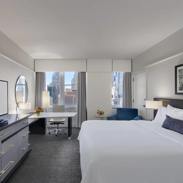 غرفة بريميوم بسرير كينج في طابق مرتفع، Loews Philadelphia 2/4