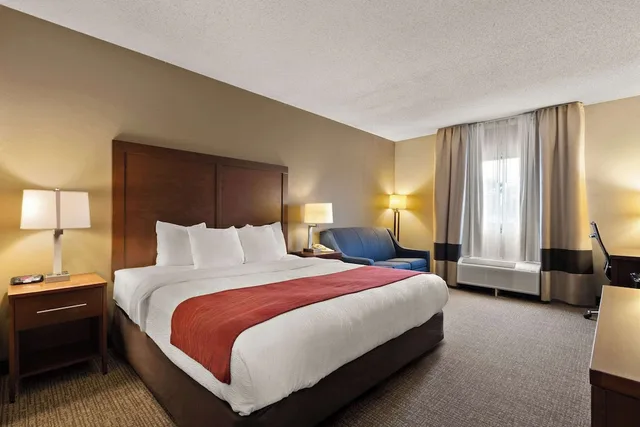 غرفة قياسية بسرير كينج، Comfort Inn Bordentown Near NJ Turnpike 2/8