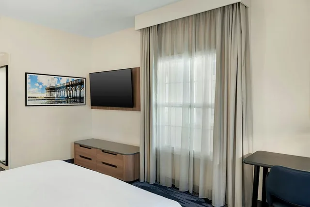 غرفة بسرير كينج مع أريكة، Fairfield Inn Suites San Diego Old Town 3/3