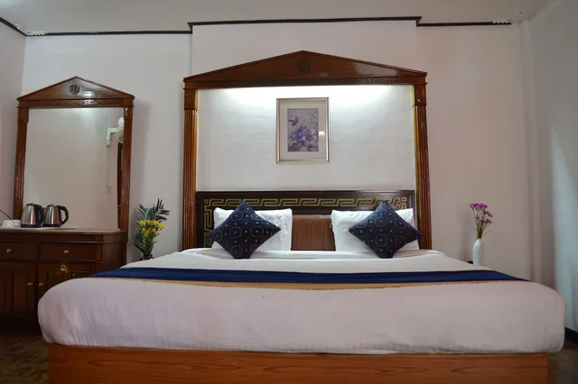 Club, Double Bed, Central Hill Resort Gangtok 1/6