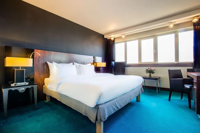 غرفة سوبيريور بسرير كوين بإطلالة على النهر، Radisson Blu Hotel Hamburg 3/10