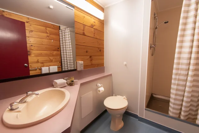 غرفة عائلية بسرير بطابقين وسرير كوين، Skotel Alpine Resort 2/3